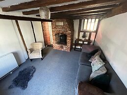 Harleston Norfolk/ Suffolk Border Historic Cottage