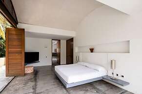 Yeguas R3 by Wynwood House