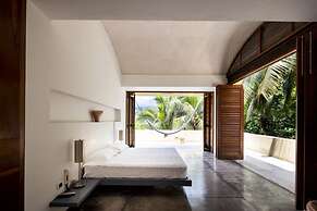 Yeguas R3 by Wynwood House