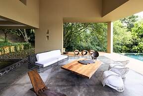 Yeguas R3 by Wynwood House