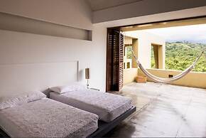 Yeguas R3 by Wynwood House