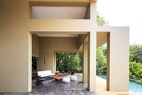 Yeguas R3 by Wynwood House