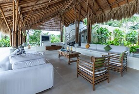 Yeguas V60 by Wynwood House