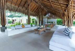 Yeguas V60 by Wynwood House