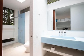 Yeguas V60 by Wynwood House