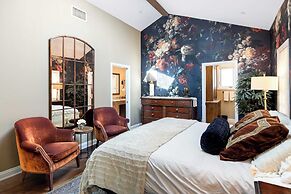 Seventh & Shore Stylish Seal Beach Home w/ Elevator, Fireplace + Bold 