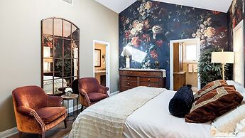 Seventh & Shore Stylish Seal Beach Home w/ Elevator, Fireplace + Bold 