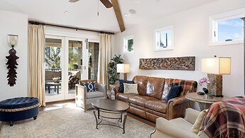 Seventh & Shore Stylish Seal Beach Home w/ Elevator, Fireplace + Bold 