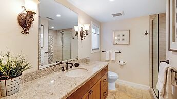 Seventh & Shore Stylish Seal Beach Home w/ Elevator, Fireplace + Bold 