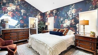 Seventh & Shore Stylish Seal Beach Home w/ Elevator, Fireplace + Bold 