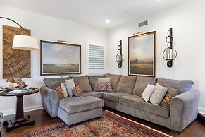 Seventh & Shore Stylish Seal Beach Home w/ Elevator, Fireplace + Bold 