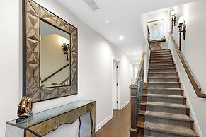 Seventh & Shore Stylish Seal Beach Home w/ Elevator, Fireplace + Bold 
