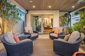 Seventh & Shore Stylish Seal Beach Home w/ Elevator, Fireplace + Bold 