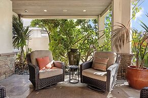 Seventh & Shore Stylish Seal Beach Home w/ Elevator, Fireplace + Bold 