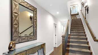 Seventh & Shore Stylish Seal Beach Home w/ Elevator, Fireplace + Bold 