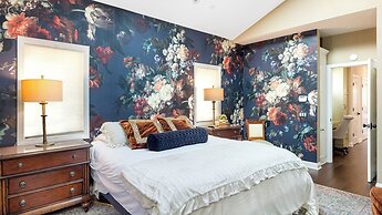 Seventh & Shore Stylish Seal Beach Home w/ Elevator, Fireplace + Bold 