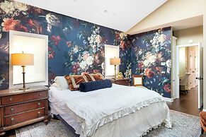 Seventh & Shore Stylish Seal Beach Home w/ Elevator, Fireplace + Bold 
