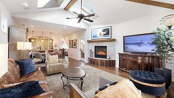 Seventh & Shore Stylish Seal Beach Home w/ Elevator, Fireplace + Bold 