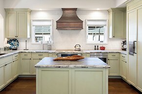 Seventh & Shore Stylish Seal Beach Home w/ Elevator, Fireplace + Bold 