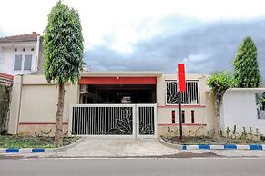 OYO 2986 D&a Guesthouse Syariah And Rent