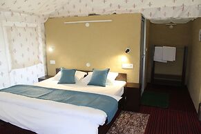 Billing View Camp and Mud Houses