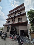 OnlyStay Surbhi Dham