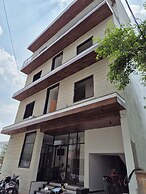 OnlyStay Surbhi Dham