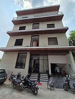 OnlyStay Surbhi Dham