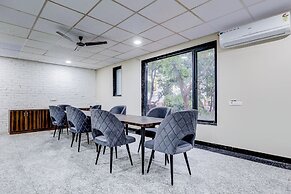 MadStays - Sector 29 - Gurugram