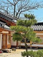 Jukrokjungsa hanokstay