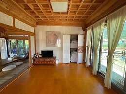 Jukrokjungsa hanokstay