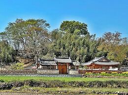 Jukrokjungsa hanokstay