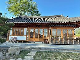 Jukrokjungsa hanokstay