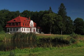 Dwór Uradz