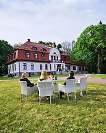 Dwór Uradz