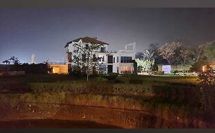 Crow Euro Inn Hotel and Resort