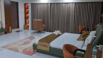 Crow Euro Inn Hotel and Resort