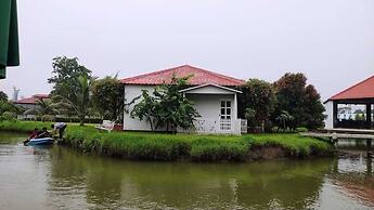 Crow Euro Inn Hotel and Resort