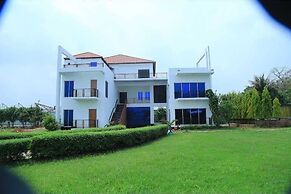 Crow Euro Inn Hotel and Resort