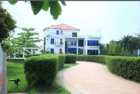 Crow Euro Inn Hotel and Resort