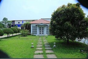 Crow Euro Inn Hotel and Resort