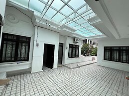 OYO 94579 Sm Raja Guest House