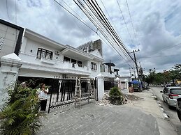 OYO 94579 Sm Raja Guest House