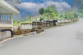 OYO 94582 Villa Beringin Puncak