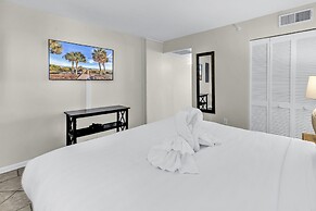 Oceanfront Condo with Balcony