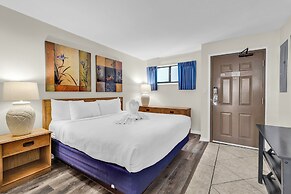 Oceanfront Condo with Balcony