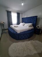 Lux Suites Jacky's Apartments Milimani