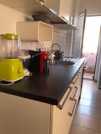 Modern Seaside Apartment With Balcony - Erika