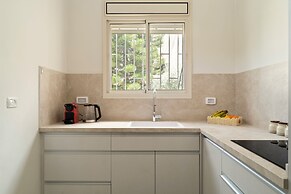 German Colony Bright Stay by Sea N' Rent