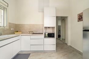 German Colony Bright Stay by Sea N' Rent